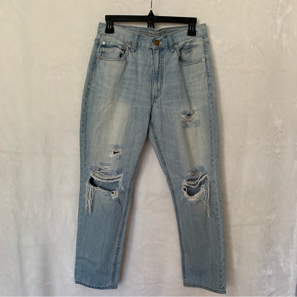American Eagle Outfitters Distressed Boyfriend Light Wash Jeans, Size 8